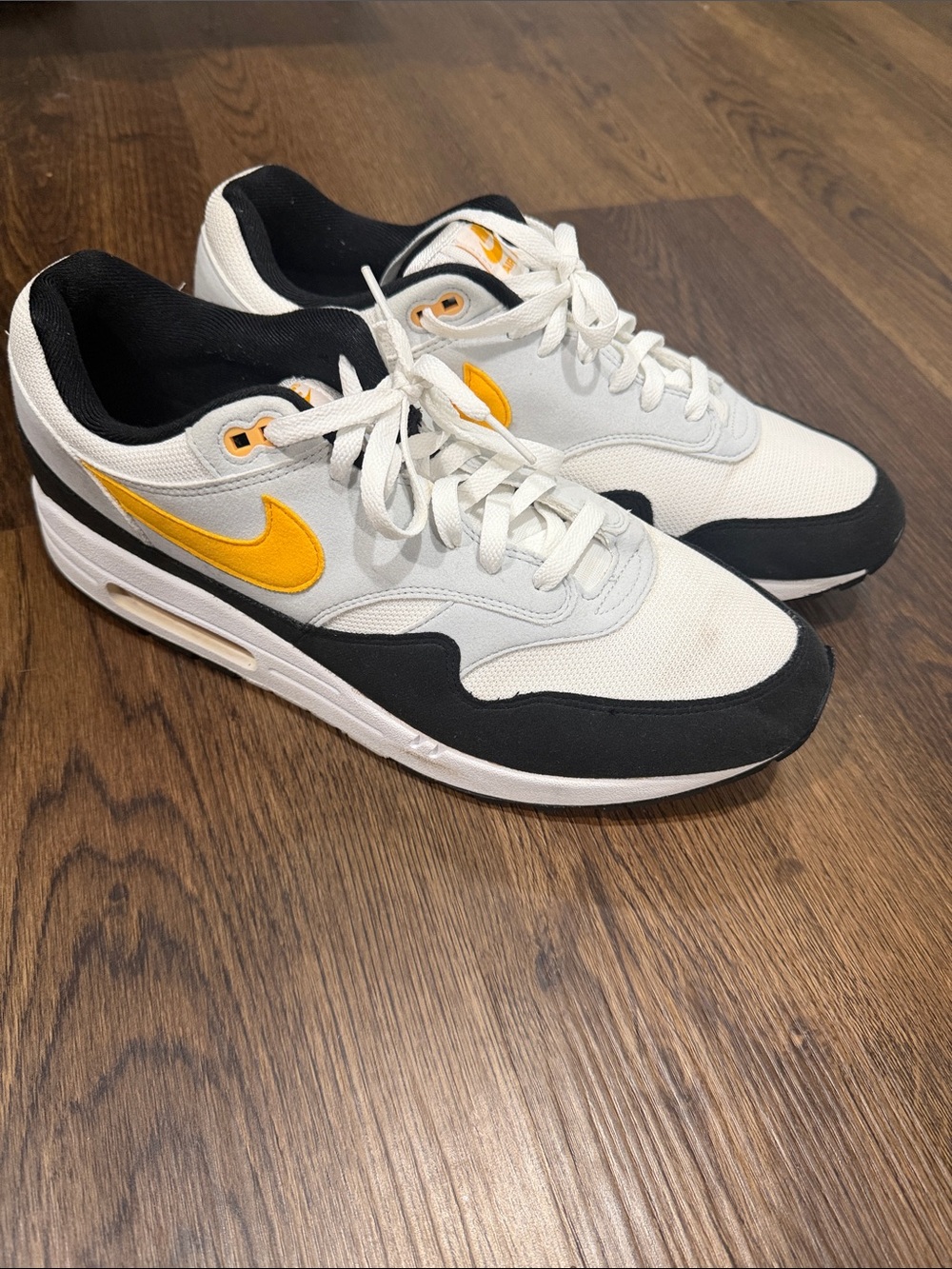 Nike Men’s White Black Yellow Air Max-Style Sneakers